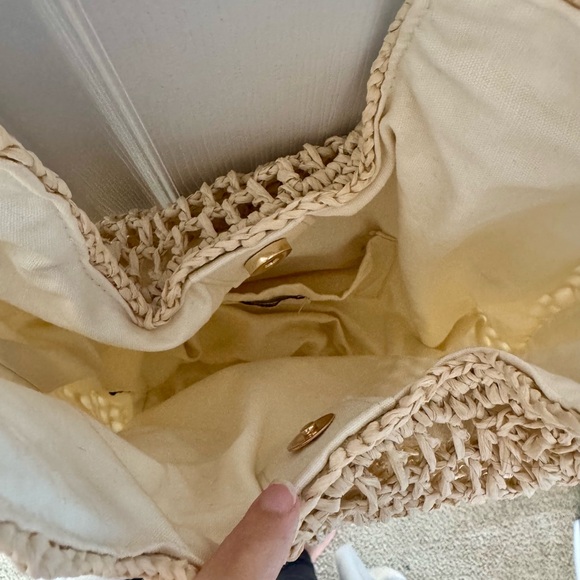 Haute Hippie Style Woven Straw Tote Bag Beige Color
Size Medium - Picture 10 of 10